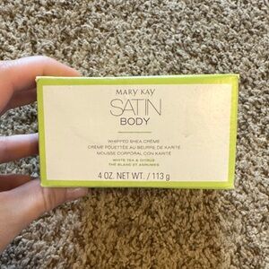 Mary Kay Satin Body Whipped Shea Crème - White and Green
